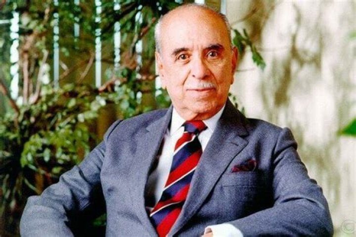 Roberto Marinho (Business Executive) - Age, Birthday, Bio, Facts, Family, Net Worth, Height & More