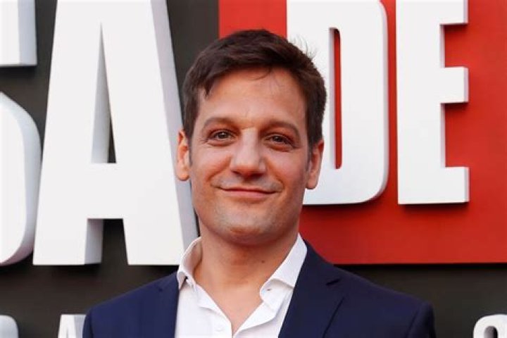 
Rodrigo de la Serna Height, Weight, Net Worth, Age, Birthday, Wikipedia, Who, Nationality, Biography 