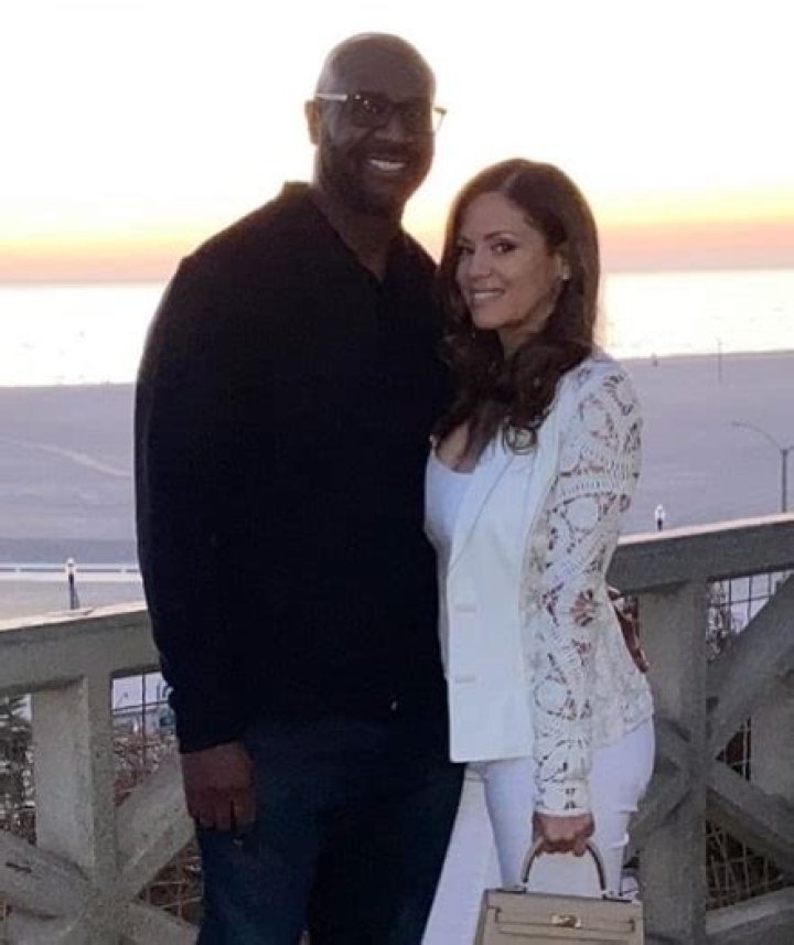 Roger Bobb is Married to Wife: Shane Johnson Bobb. Kids.