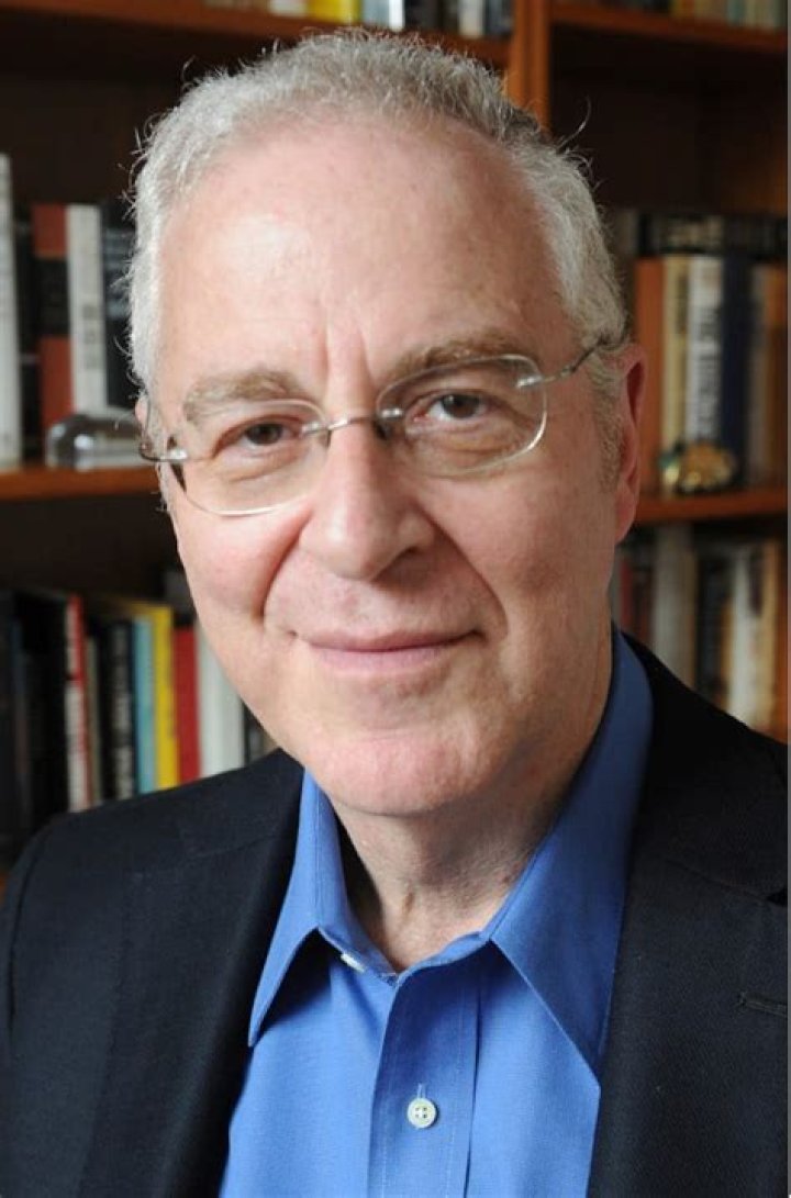 Ron Chernow Biography, Age, Height, Wife, Net Worth and Family
