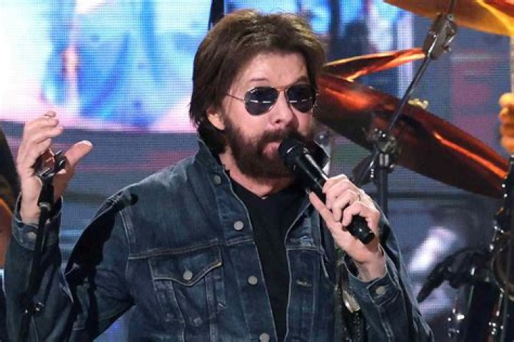 Ronnie Dunn (Country Singer) - Age, Birthday, Bio, Facts, Family, Net Worth, Height & More