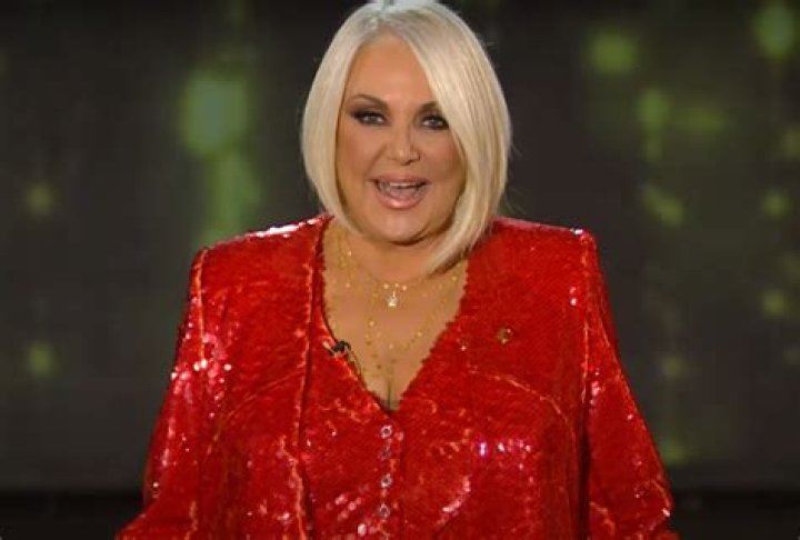 Roula Koromila (TV Show Host) - Age, Birthday, Bio, Facts, Family, Net Worth, Height & More