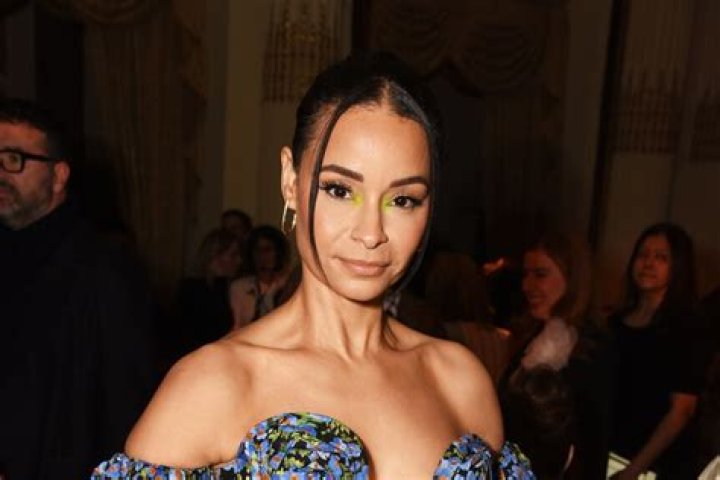 Sai De Silva (Blogger) - Age, Birthday, Bio, Facts, Family, Net Worth, Height & More