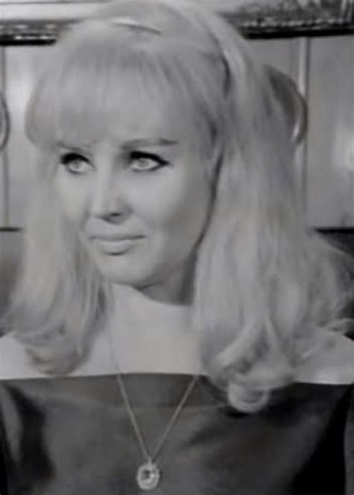 Saime Bekbay Biography, Age, Height, Husband, Net Worth, Family