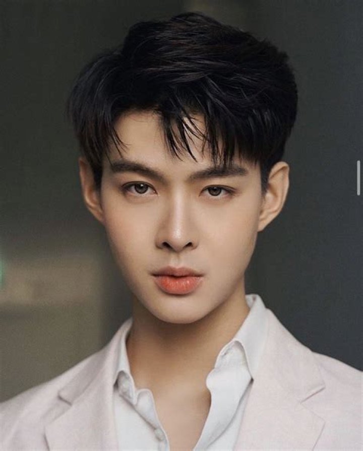 Saint Suppapong Udomkaewkanjana (TV Actor) - Age, Birthday, Bio, Facts, Family, Net Worth, Height & More