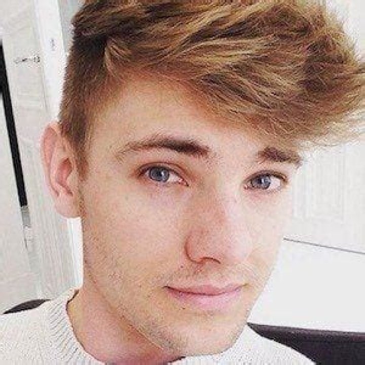 Sam Donovan (Fashion Designer) - Age, Birthday, Bio, Facts, Family, Net Worth, Height & More