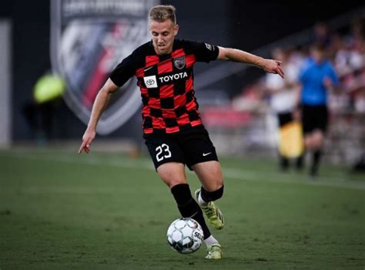 Sam Gleadle Biography, Age, Height, Wife, Net Worth, Family