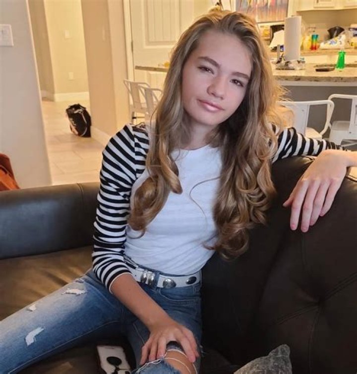 Samantha Beining (Model) - Age, Birthday, Bio, Facts, Family, Net Worth, Height & More