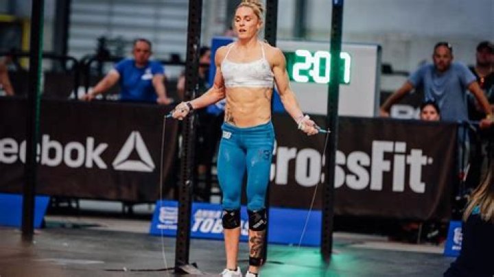 Samantha Briggs Biography, Age, Height, Husband, Net Worth, Family