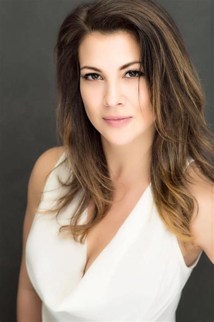 Samantha Ivers Biography, Age, Height, Husband, Net Worth, Family