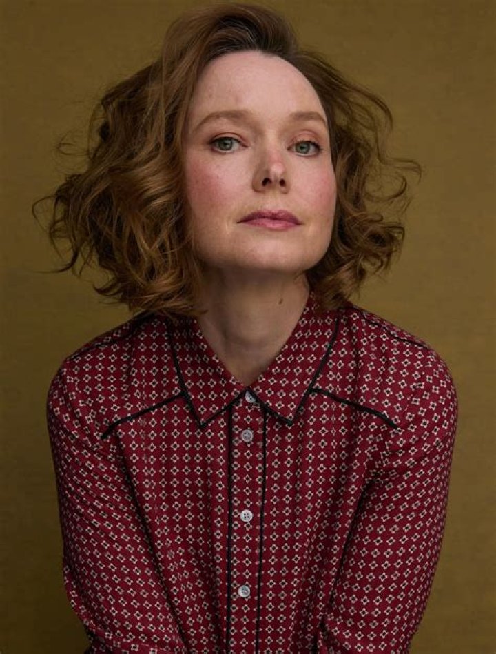 How tall is Samantha Sloyan