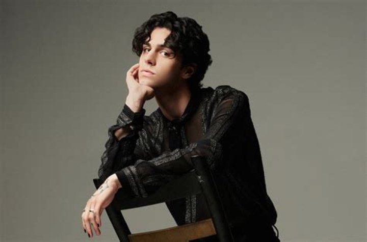 Sanchez Biography, Age, Height, Wife, Net Worth, Family