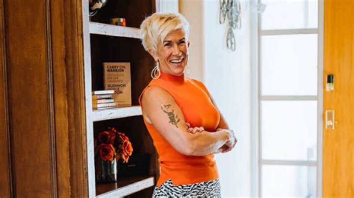 Sandi Krakowski (Entrepreneur) - Age, Birthday, Bio, Facts, Family, Net Worth, Height & More