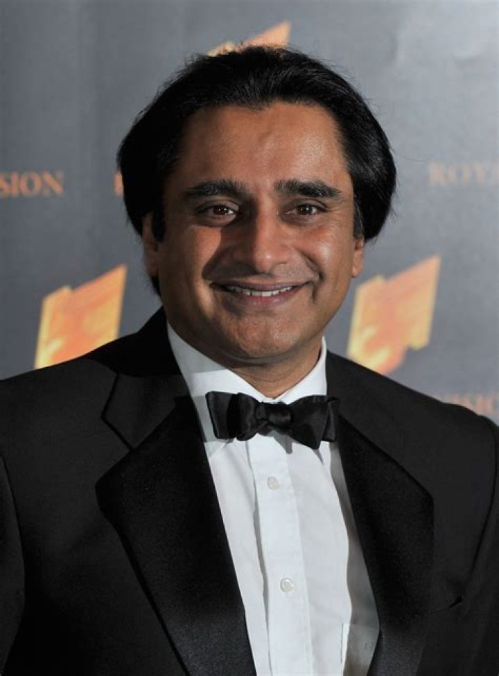 Sanjeev Bhaskar Biography, Age, Height, Wife, Net Worth, Family