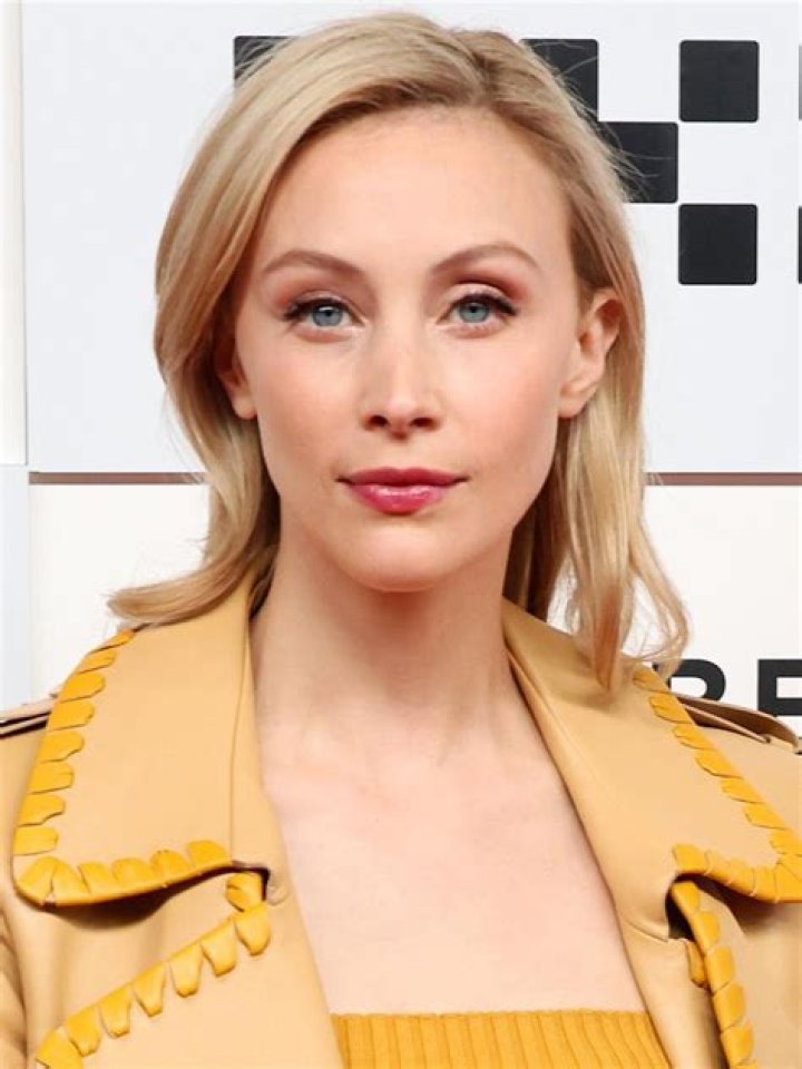 Sarah Gadon (Movie Actress) - Age, Birthday, Bio, Facts, Family, Net Worth, Height & More