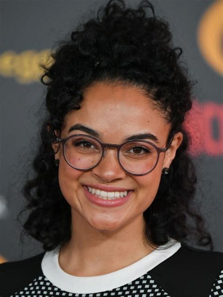 Astrology Birth Chart of Sarah-Nicole Robles (Voice Actress) 2024