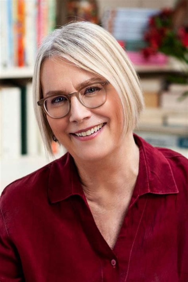 Sarah Weeks (Children's Author) - Age, Birthday, Bio, Facts, Family, Net Worth, Height & More