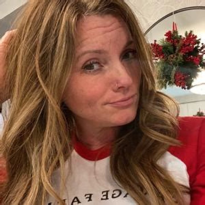 savagemomlife (TikTok Star) - Age, Birthday, Bio, Facts, Family, Net Worth, Height & More