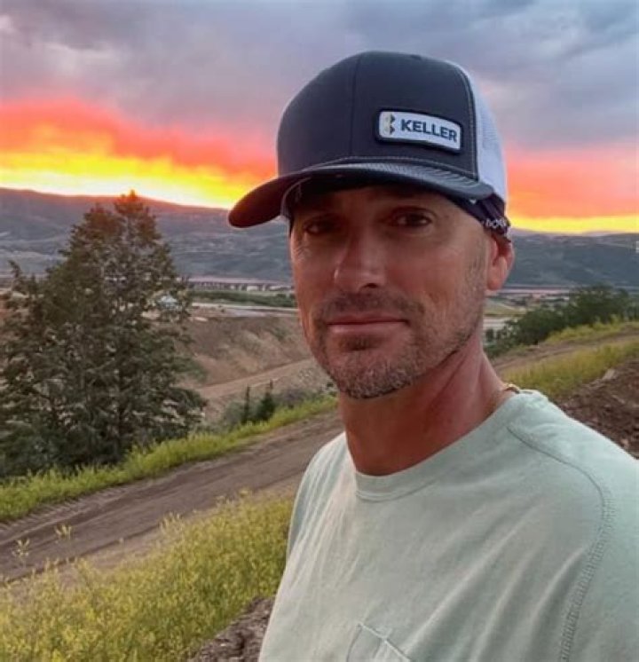 Scott D Henry (TikTok Star) - Age, Birthday, Bio, Facts, Family, Net Worth, Height & More