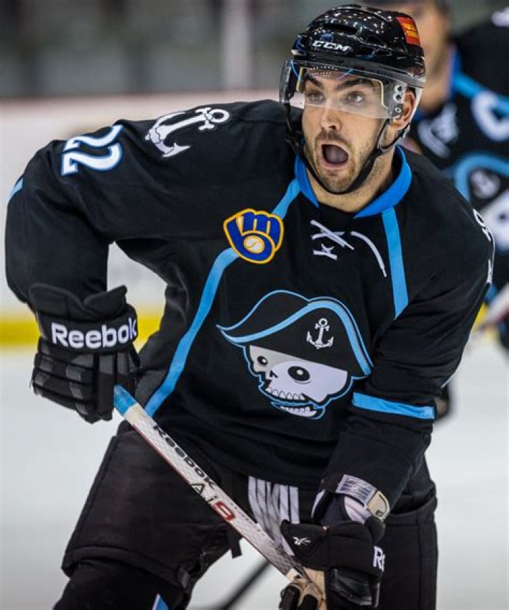 Scott Valentine Biography, Age, Height, Wife, Net Worth, Family