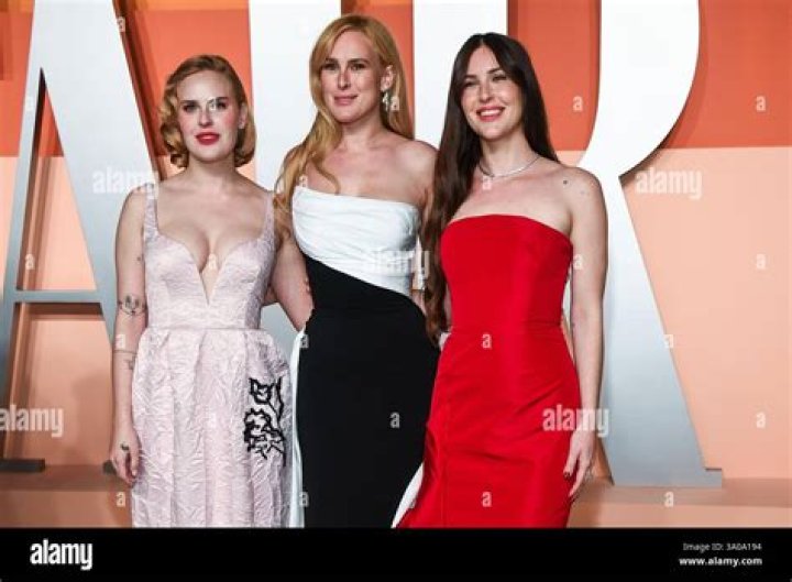 Scout Willis Follows Sister Rumer’s Lead by Baring Her Thong on the Red Carpet!