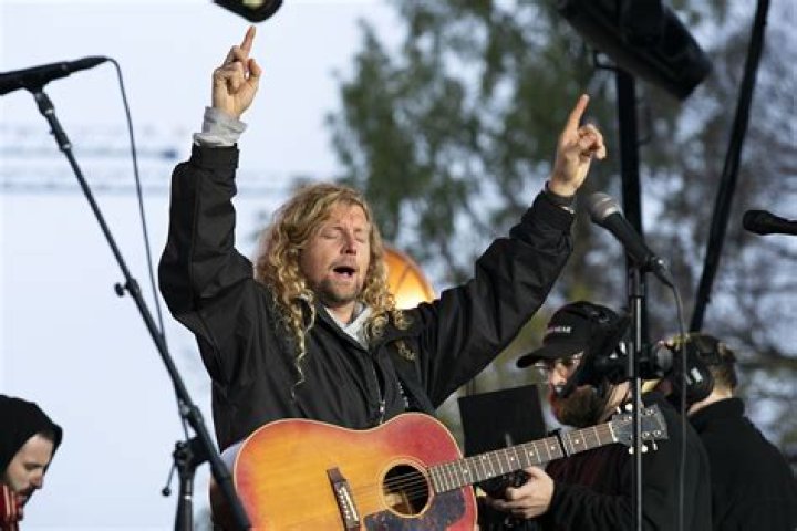 Sean Feucht (Gospelsänger) - Alter, Geburtstag, Bio, Fakten, Familie, Vermögen, Größe & mehr