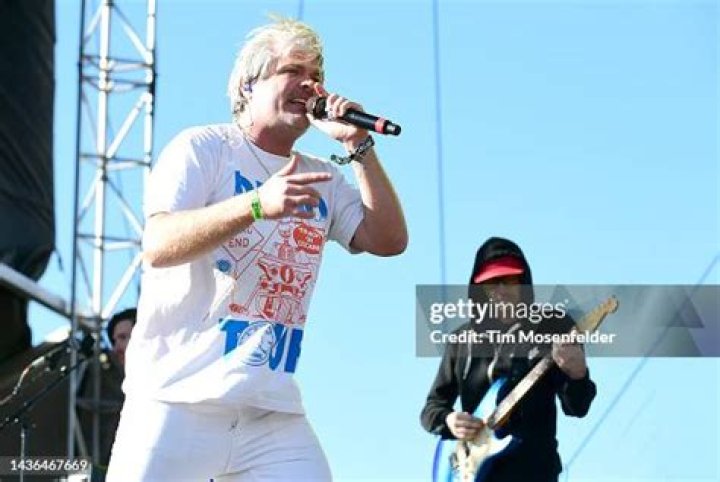 Sean Foreman (Pop Singer) - Age, Birthday, Bio, Facts, Family, Net Worth, Height & More