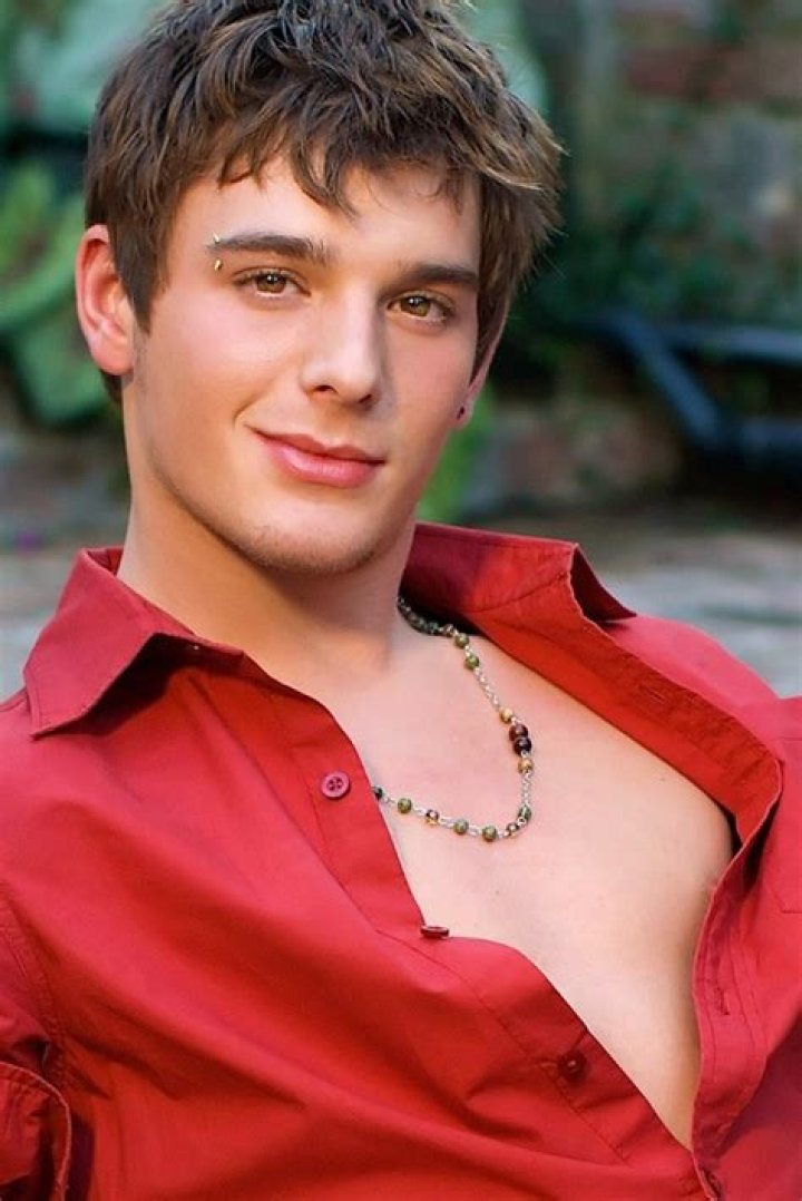 Sean Paul Lockhart (Other) - Age, Birthday, Bio, Facts, Family, Net Worth, Height & More