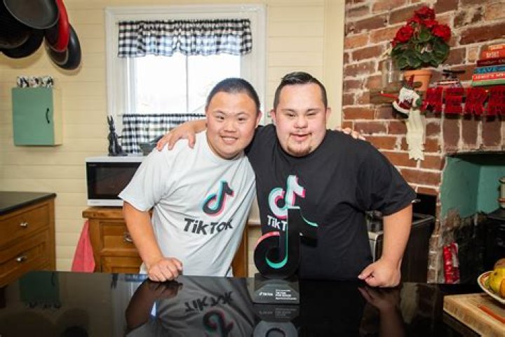 Sean Skeels (TikTok Star) - Age, Birthday, Bio, Facts, Family, Net Worth, Height & More