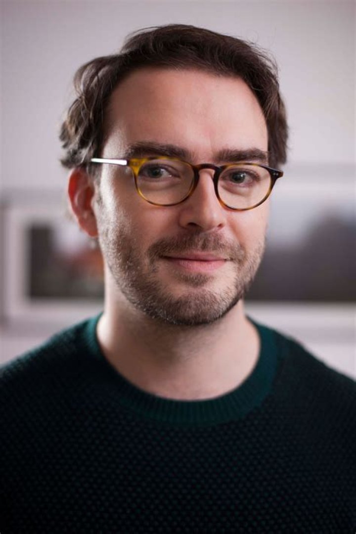 Sebastian Stern Biography, Age, Height, Wife, Net Worth, Family