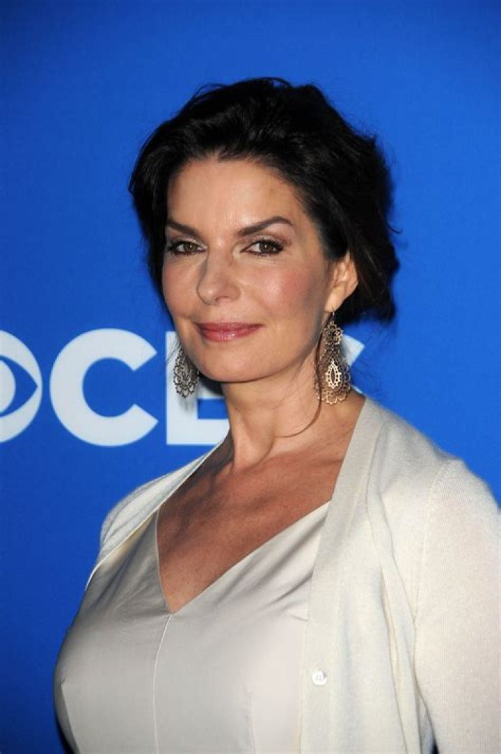 Sela Ward (TV Actress) - Age, Birthday, Bio, Facts, Family, Net Worth, Height & More