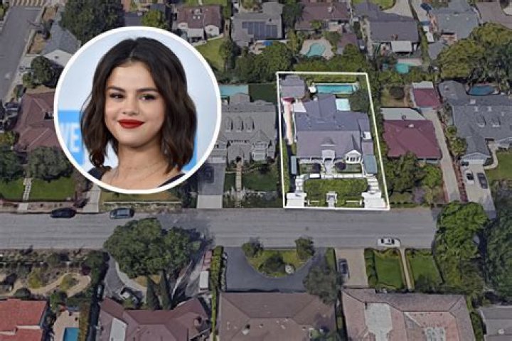 Selena Gomez Is Selling Her Studio City, CA Home — Take a Tour of the Inside!