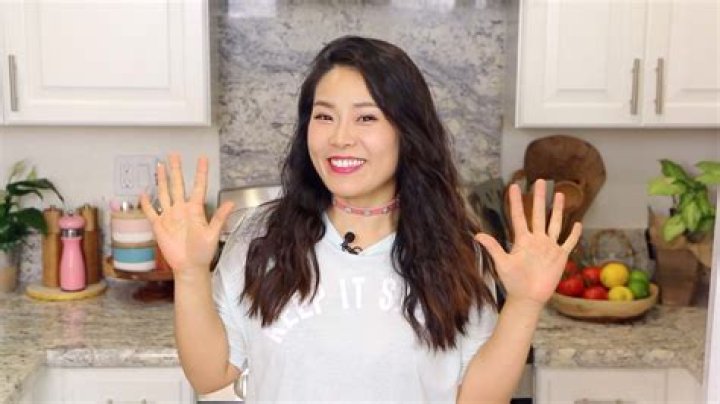 Seonkyoung Longest (Chef) - Age, Birthday, Bio, Facts, Family, Net Worth, Height & More