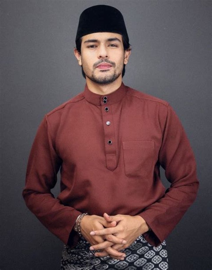 Who is Shahidan Izwan? Biodata, Wiki, Age, Height, Wife, Family, Net Worth & More