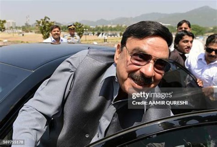 Shaikh Rasheed Ahmad (Politician) - Age, Birthday, Bio, Facts, Family, Net Worth, Height & More