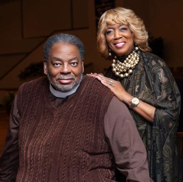 Sharon Jones (Gospel Singer) - Age, Birthday, Bio, Facts, Family, Net Worth, Height & More