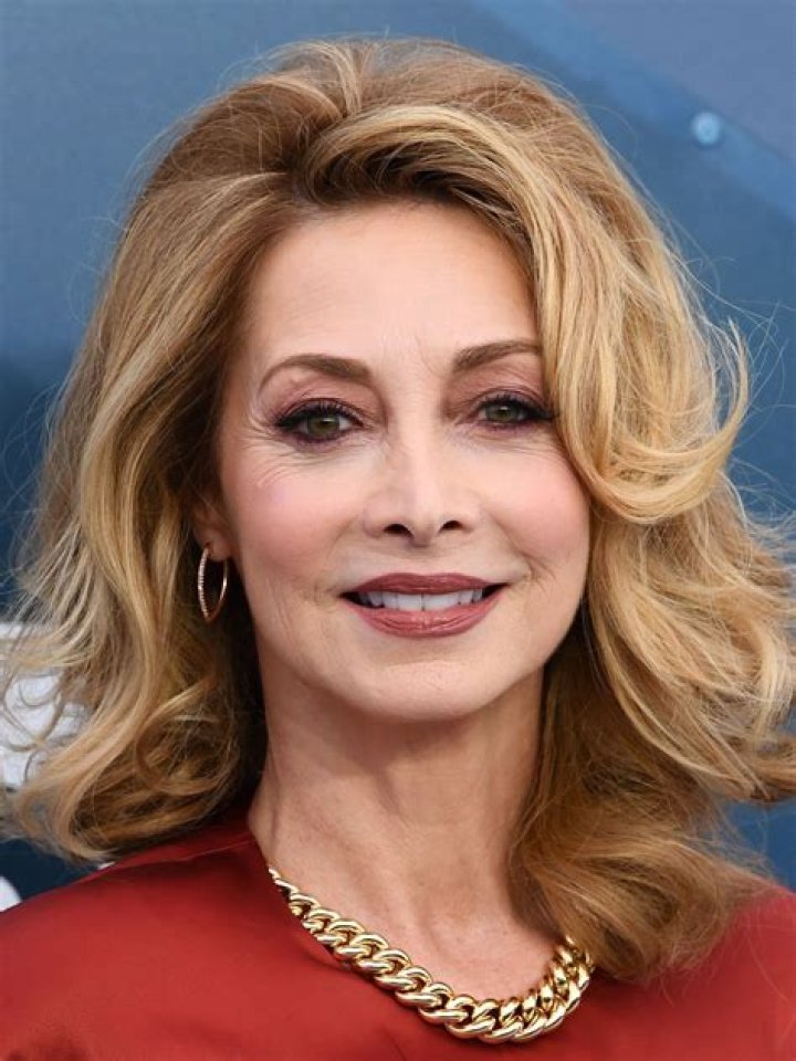 Sharon Lawrence - CelebNetWorth