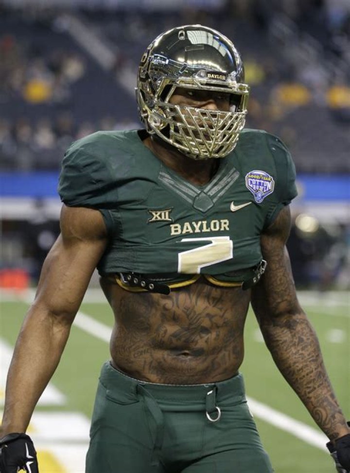 Shawn Oakman (Football Player) - Age, Birthday, Bio, Facts, Family, Net Worth, Height & More