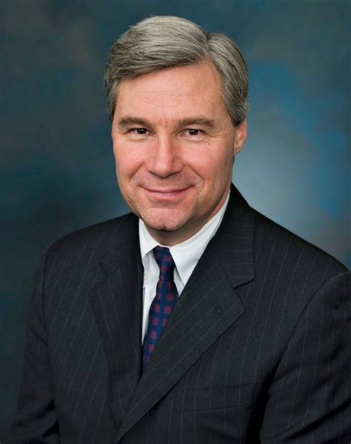 Sheldon Whitehouse Biography, Age, Height, Wife, Net Worth, Family