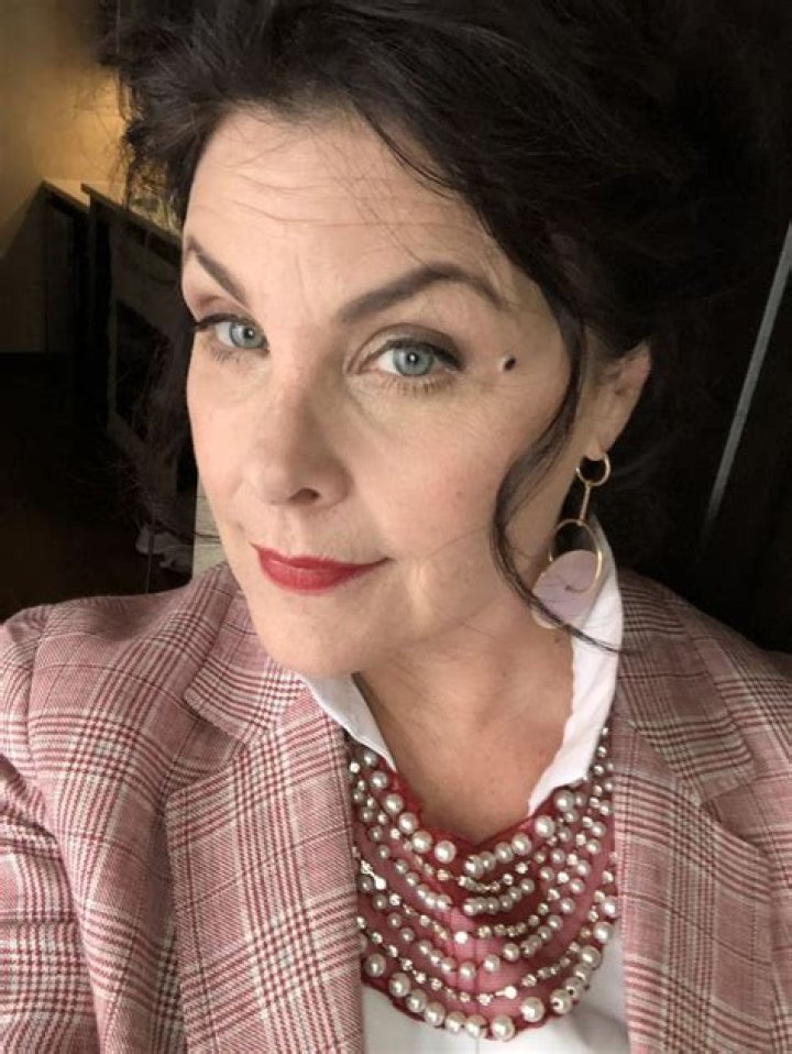 Sherilyn Fenn Biography, Age, Height, Husband, Net Worth, Family