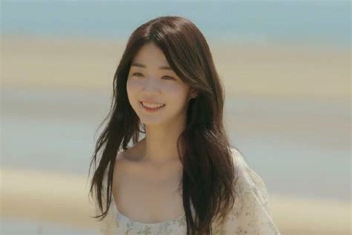 Shin Ji-yeon (Reality Star) - Age, Birthday, Bio, Facts, Family, Net Worth, Height & More