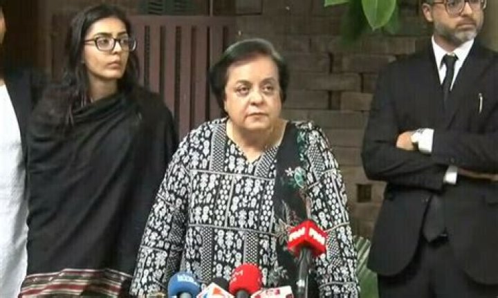 Shireen Mazari (Politician) - Age, Birthday, Bio, Facts, Family, Net Worth, Height & More