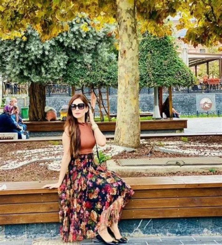 Sidra Niazi (TV Actress) - Age, Birthday, Bio, Facts, Family, Net Worth, Height & More