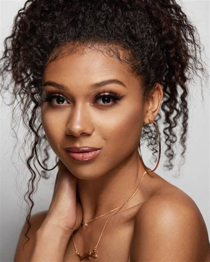 Sierra Capri (TV Actress) - Age, Birthday, Bio, Facts, Family, Net Worth, Height & More