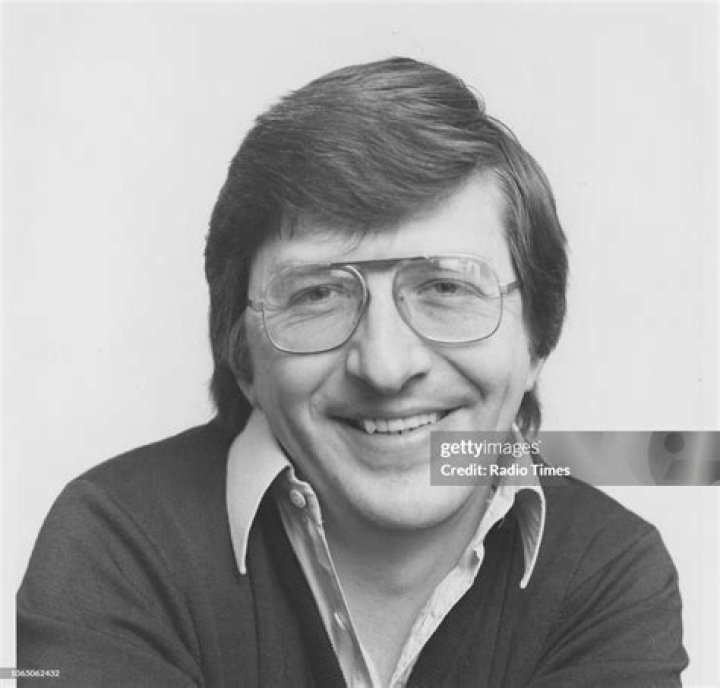 Simon Bates (Radio Host) - Age, Birthday, Bio, Facts, Family, Net Worth, Height & More