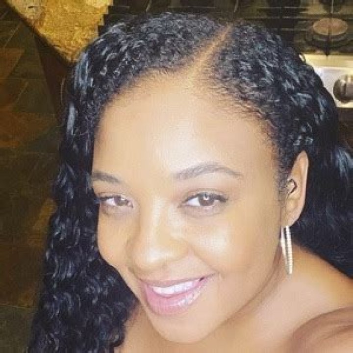 Sina Bina (Reality Star) - Age, Birthday, Bio, Facts, Family, Net Worth, Height & More