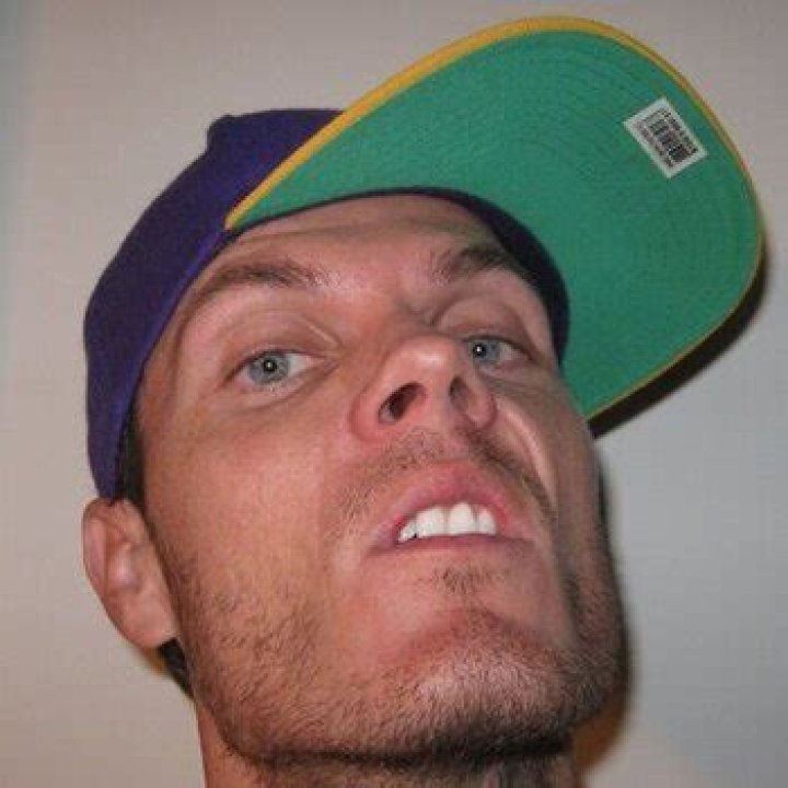 Skweezy (TikTok Star) - Age, Birthday, Bio, Facts, Family, Net Worth, Height & More