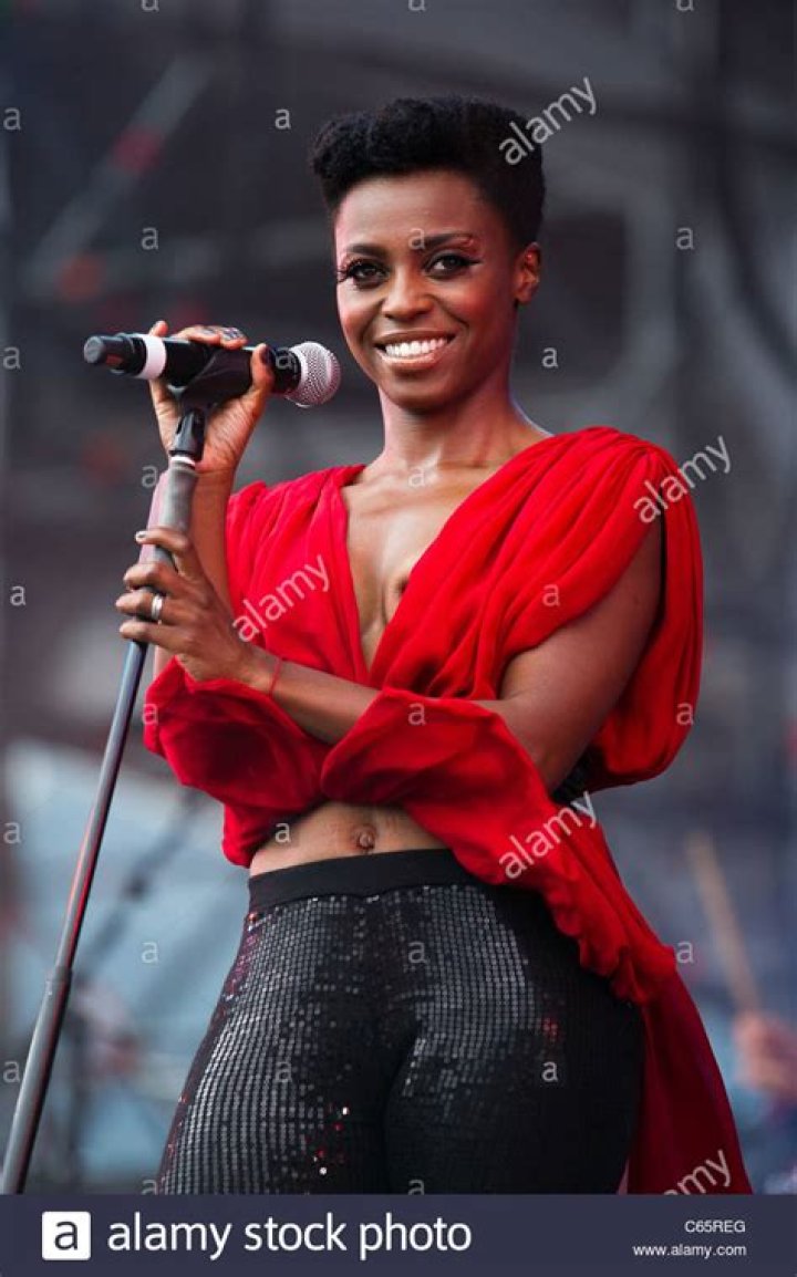 Skye Edwards Biography, Age, Height, Husband, Net Worth, Family