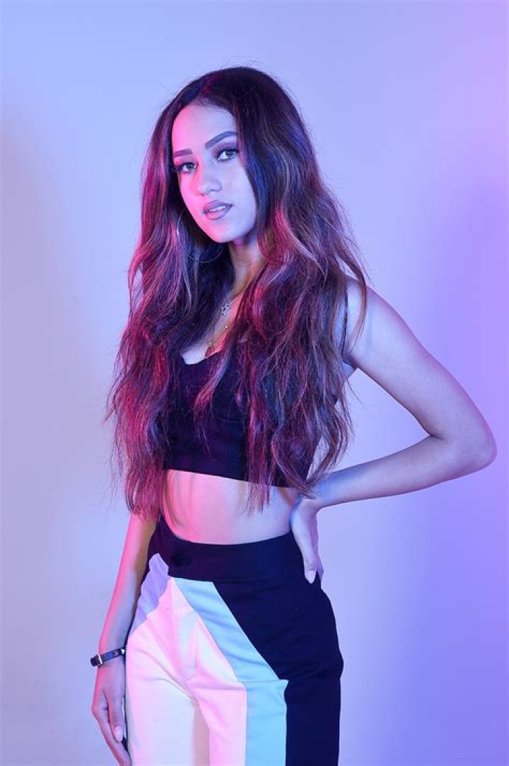 Skylar Stecker (Pop Singer) - Age, Birthday, Bio, Facts, Family, Net Worth, Height & More