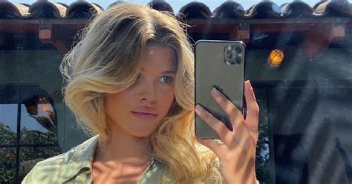 Sofia Richie Shows Scott Disick What He’s Missing in Sultry New Selfie: ‘Daily Greens’